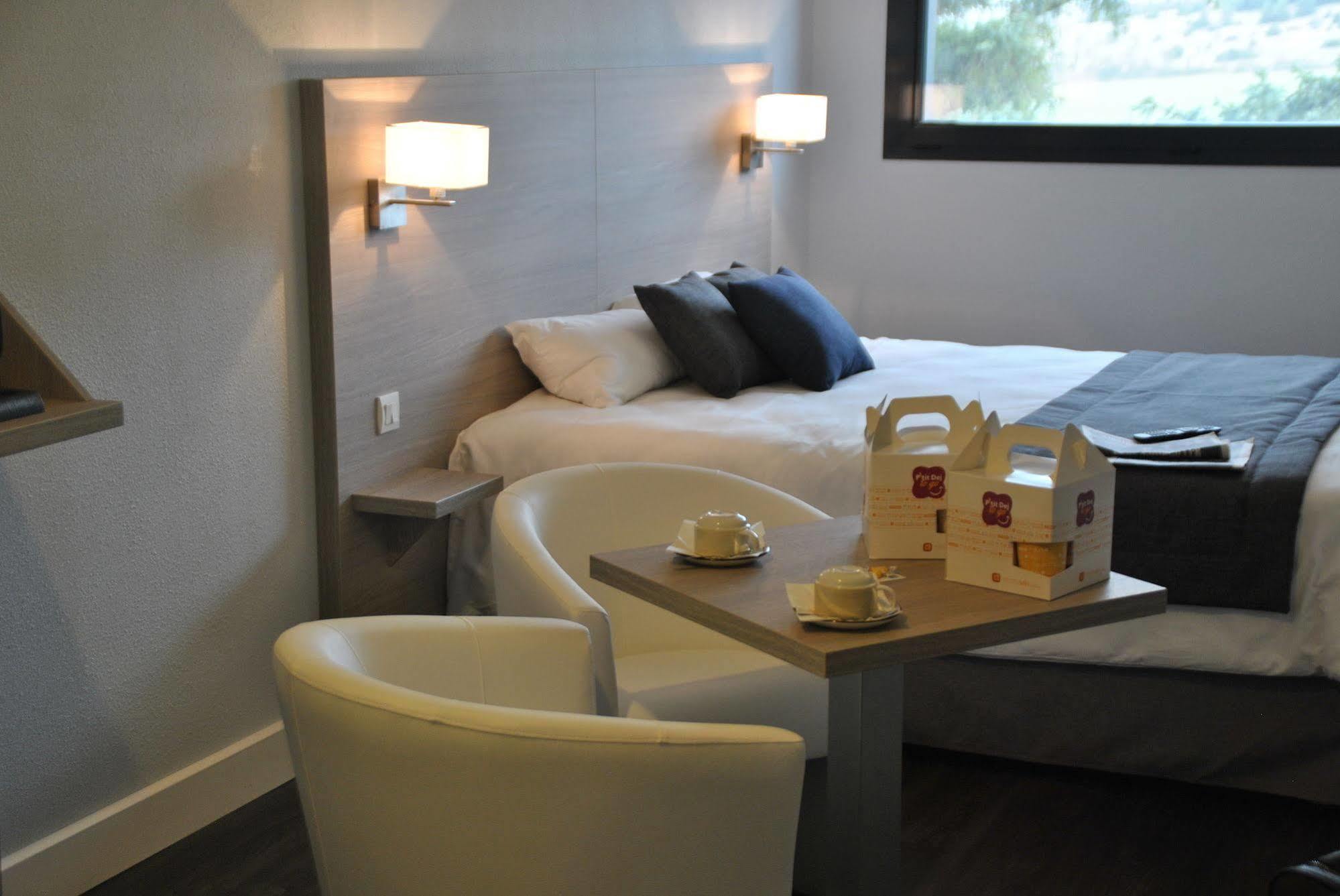 The Originals Access, Hotel Millau Sud LʼHospitalet-du-Larzac Esterno foto
